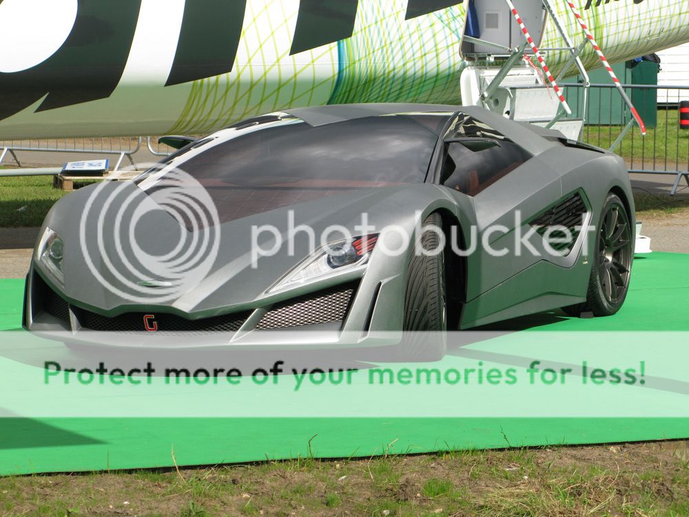 http://i457.photobucket.com/albums/qq293/Jetmech_photos/Farnborough%202012/010.jpg