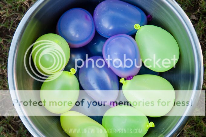 Life with Fingerprints: Water Balloon Pinatas; fill water balloons with water/cornstarch/food coloring