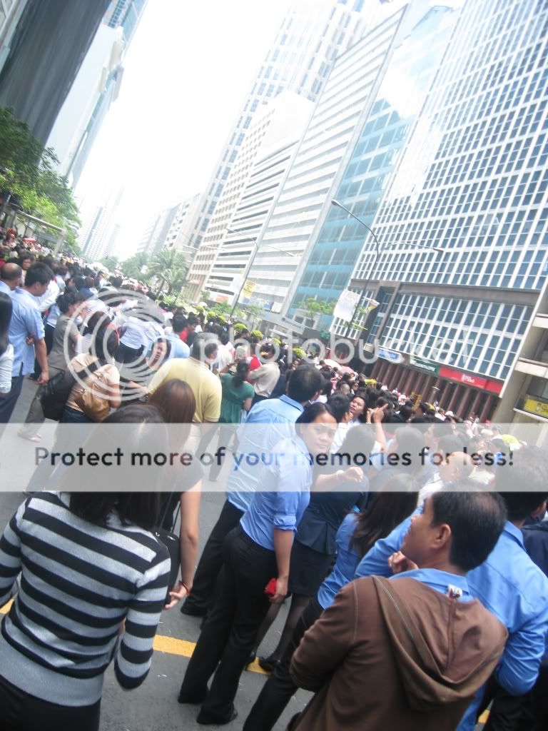 Ayala crowd (c) capturing007 current events for health 2013
